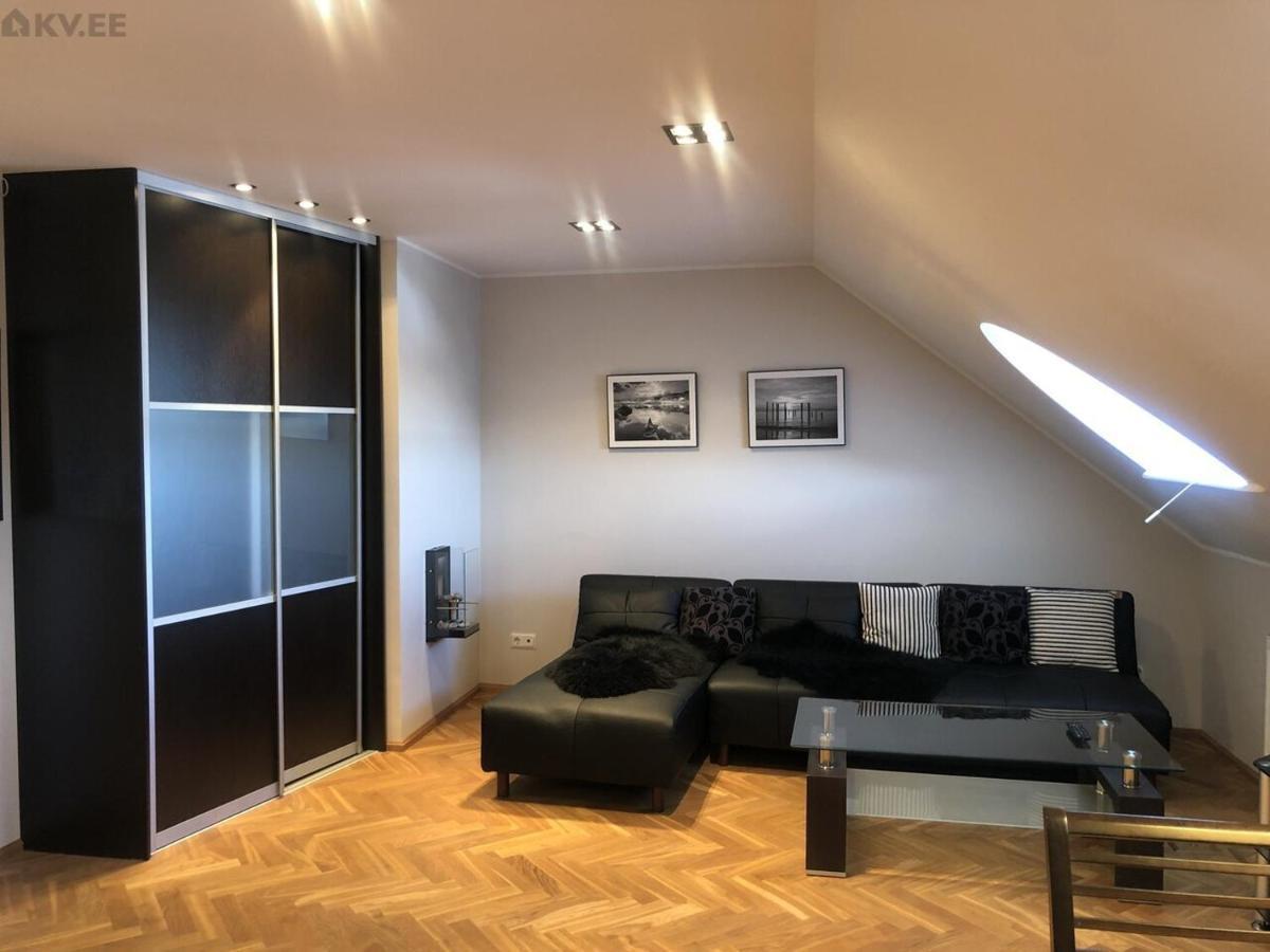 Old Town Apartment, Uus 28